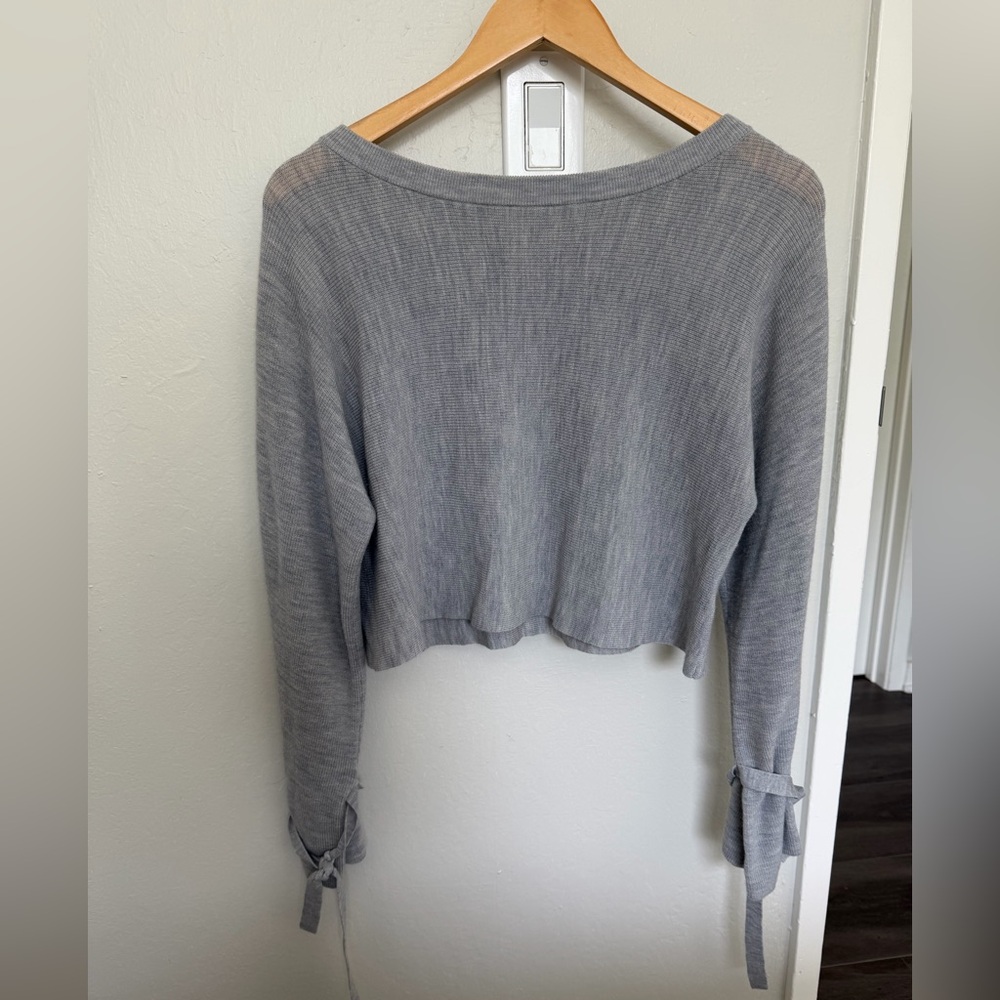 Aritzia Wilfred 100% Merino Wool Gray Tie Sleeve Crewneck Sweater XXS